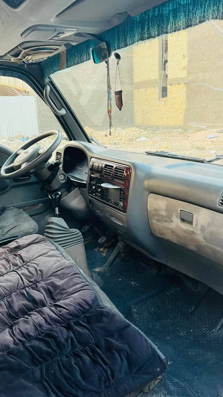 السلام وعليكم للبيع كيه حمل موديل 2001 ام الحاكيه المحرك ينقص الباقي مكفول السعر 68  بي مجال مكان السياره بغداد الدوره الرقم ***********
