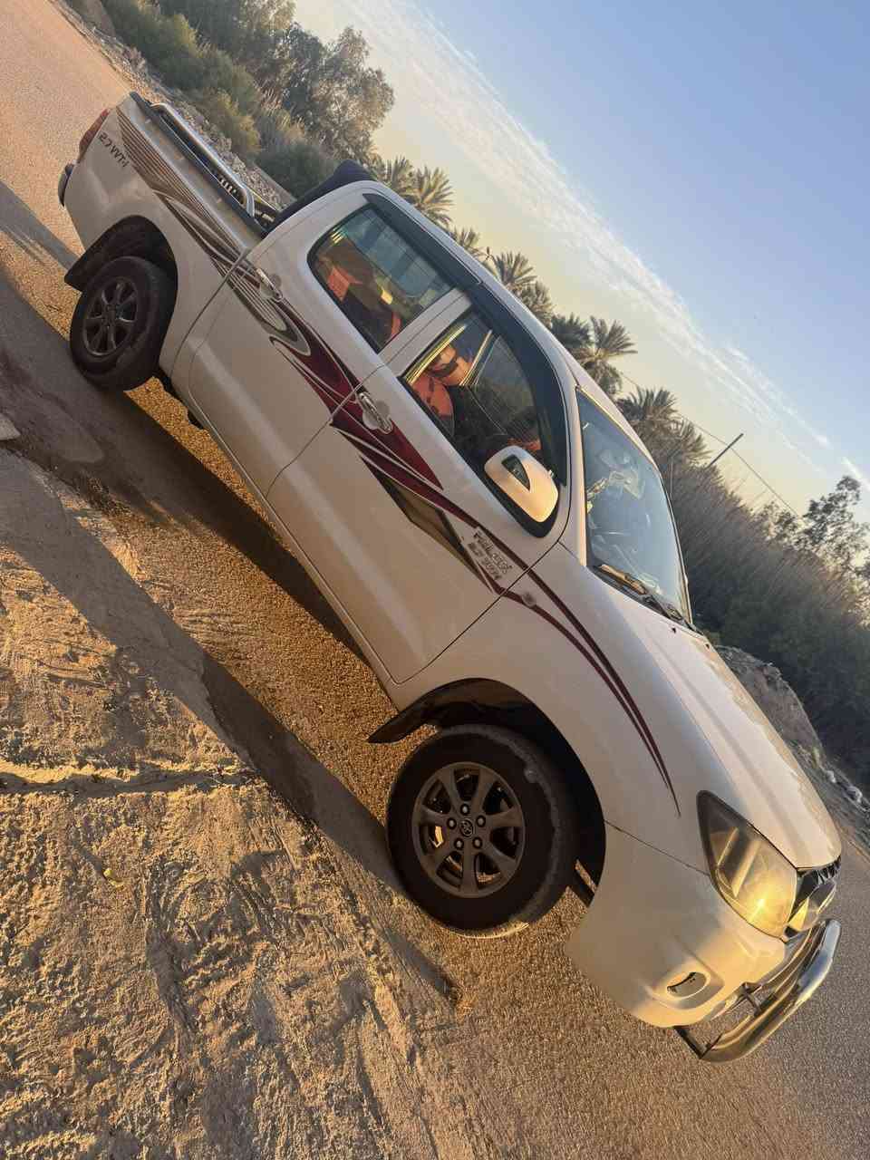 هايلوكس ٢٠١٠ بغداد مكفوله محرك جديد وتبريد منظومة جديده  تخم تاير كشنات حداديه جديده السعر  ١٧٥ المكان بابل  ***********
