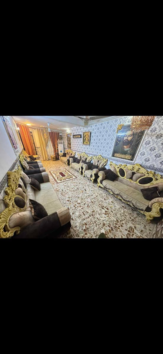 السلام عليكم أغراض استعمال قليل نظافتها ٩٩ بالميه التخم ١٥ مقعد مفصلي مليونين نريده مليون وربع كله تسكام ثقيل والكاونتر أيضا فصال مليونين ونص ابيعه مليون و٧٠٠ وياه الساحبه هديه العنوان بغداد الشعله القطاع السابع وعندي توصيل وهذا رقم بي واتساب ***********
