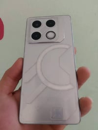 جي تي 20برو ذاكره 256  رام 12+12  جهاز نضيف بي بس طخه بل شاشه بسيطه كل...