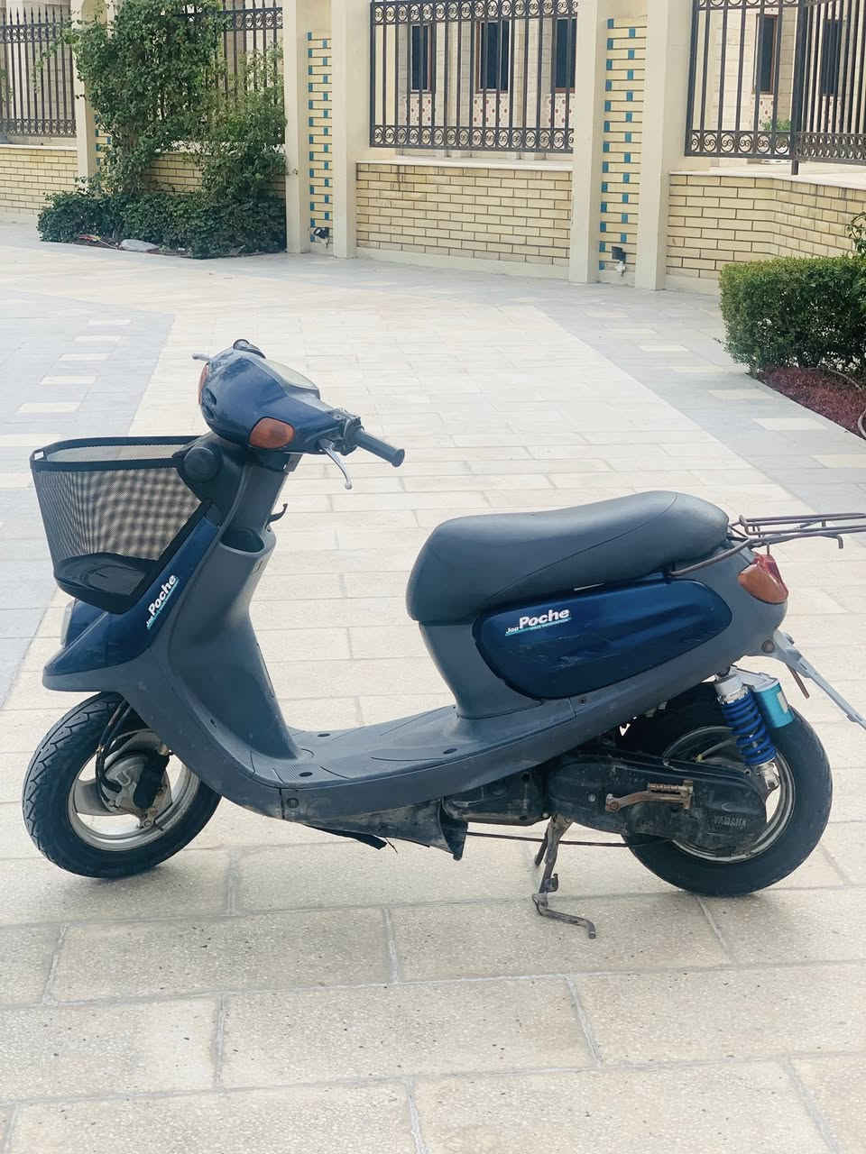 سلام عليكم منغولي أم السلة للبيع كلة بلادي بس مكينة مفتوحة نص هندر شرط بيهة نقوصات بسيطة يرادلهة باتري والكابريتر شوي تعبانة دراجة احلة من الصور ونص هندر مكاني كربلاء ***********
