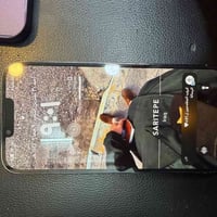 ١٣ برو ماكس ذ٢٥٦ بطاريه ٨٦ مبدل شاشه اصليه فقط الباقي كله مكفول الجهاز...