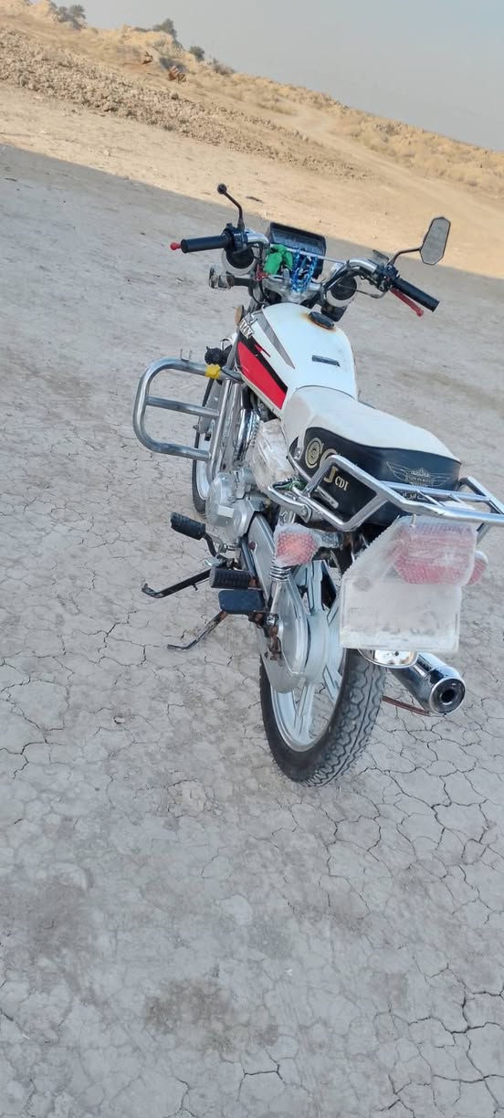 سلام عليكم سيفان موديل 22مكفوله كفاله عامه وراق صولي مكان ناصريه قضاء الصلاح لاستفسار على الرقم ***********
