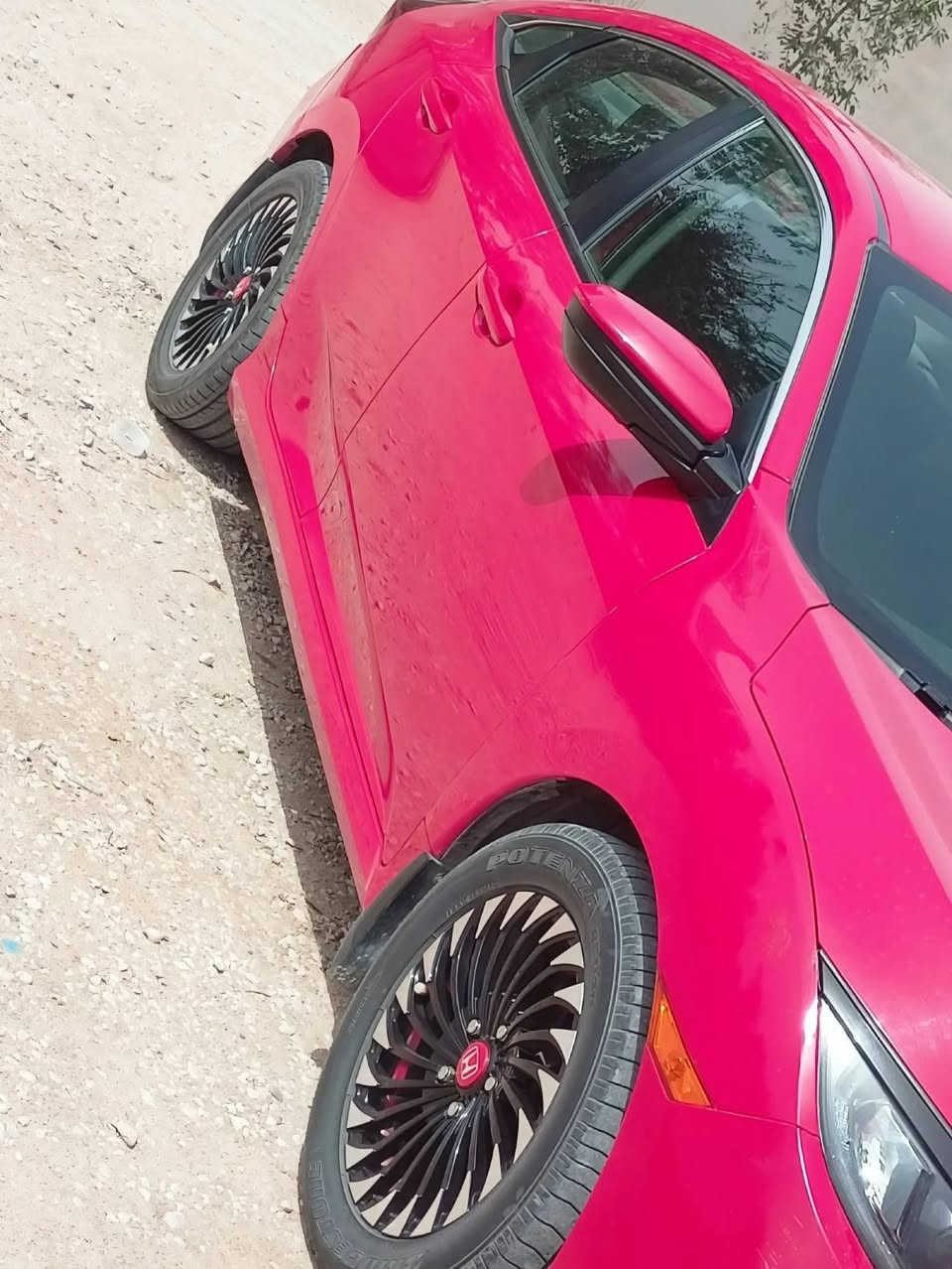 محرك 2000cc تنفس طبيعي

ماشية   32

الضرر باب خلف سائق مثل ما موضح بصورة

ايرباك فقط بردة  والباقي كله سليم 

مواصفات 

قياده ذاتيه، 

اوتو بريك ،

ثلاثة انظمة للقيادة:eco,normal,sport 

تثبيت المسار،  

مثبت سرعة ، 

كامرة رادر 

مانع انزلاق 

مانع تصادم

لدنهاري  امامي ، لد خلفي، ووزنون

رادار

مراوس جكسارة او 7 راكب عالية

***********

السعر 130 وقيمه بسوك بشرط نفس حادث وبسيط مو حادث مهجومة  سيارة ماشية قليل ما متعوبة جديدة
