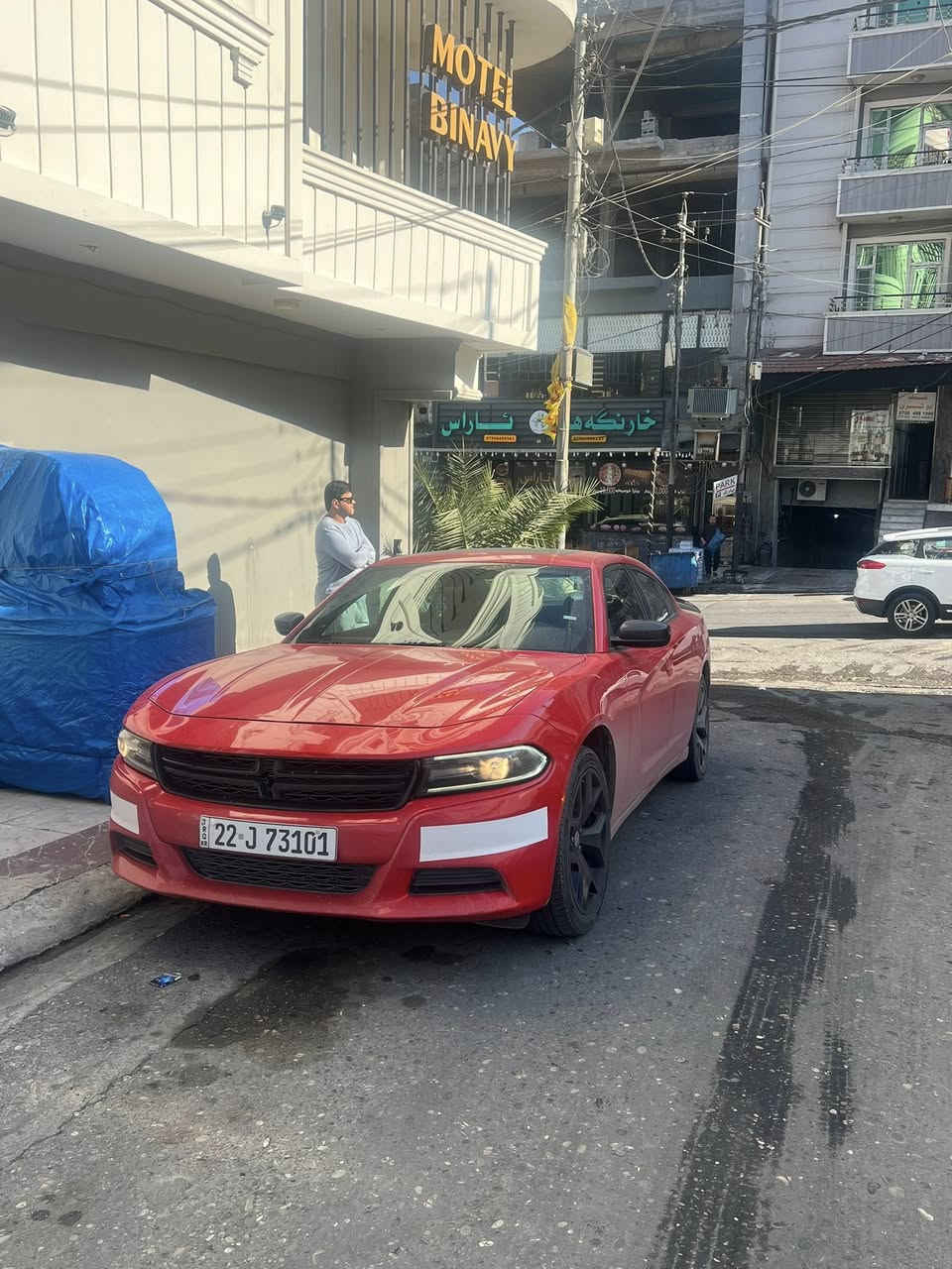 السلام عليكم     جارجر موديل2020 Sxt plus فول مواصفات. وارد امريكي حادثها مثل ما موضح بلصور بارد شي قليل بلبنيد والدعامية نفسها راجعة 
السيارة جاهزة تخم تاير صدر جديد 
رقم اربيل بسمي 
ماشية ١٢٦ ميل 
للاستفسار ***********
***********
ترهم مراوس بالانترة او سيراتو
