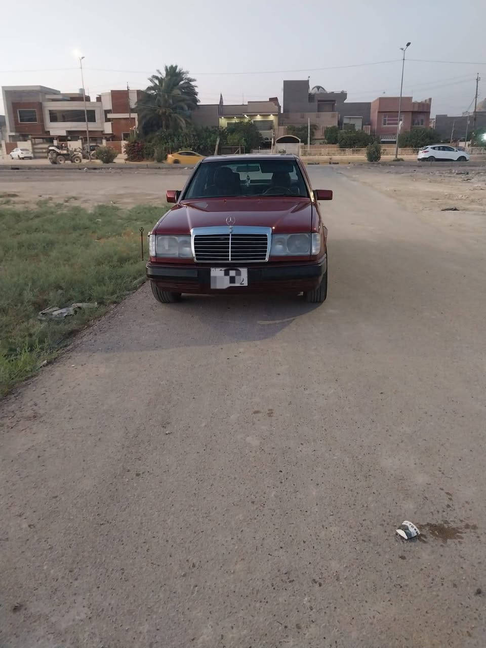 السلام عليكم
لبيع او مراوس حسب القناعه 

سيارة ماسيدس جاهزه مكينه كير  خير من الله حداديه خلفي امامي جديد تخم تاير باتري جديد موديل 90 رقم الإنكليزي بغداد بسمي مكينه كير بلادي ماسيدس دب قواعد بلاديه 

السعر 53 $ بيه مجال لطيبين رقم الهاتف *********** مكان سيارة حله بابل
