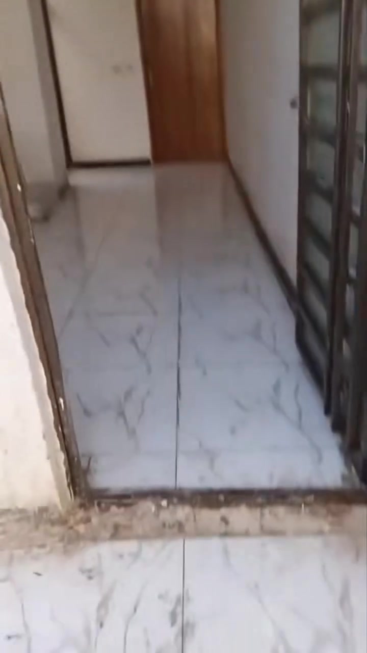 🏡 دار للبيع
✅ المساحة: 50 متر
✅ تسليم مباشر
✅ الهيكل: أساس وسقف صب كونكريت.
تتكون من:
غرفة نوم
صالة
مطبخ
صحيات
أرضيات بورسلين
📍 العنوان: سايدين المطار – شارع العلكم – نهاية الشارع.
📞 للاستفسار والتواصل عبر واتساب:
***********
