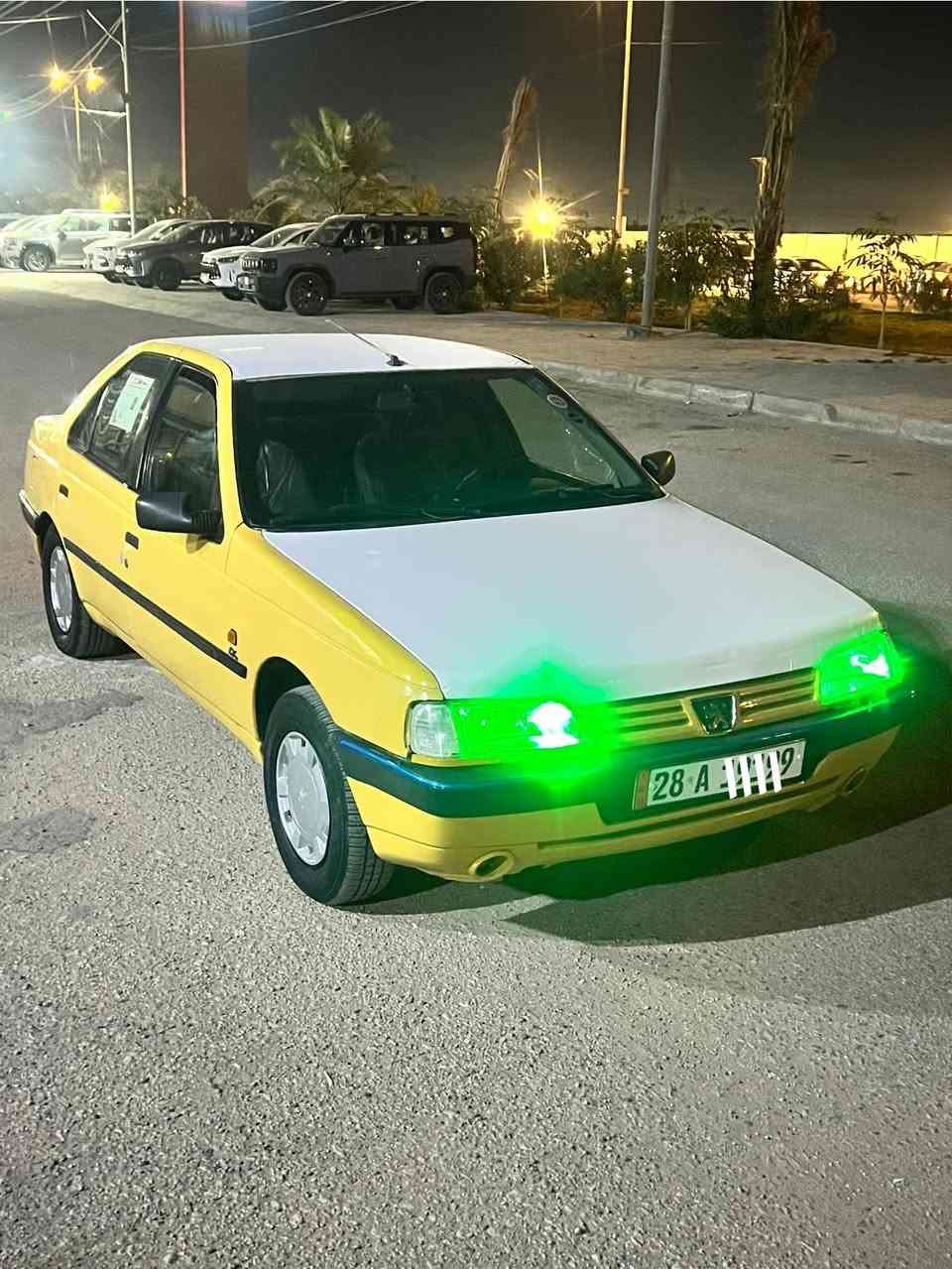 السلام عليكم بيجو ٤٠٥ موديل ١٢ كفاله من الصبغ والتبديل والفتح  سنوية وأرقام جدد مصفره هيئة وغرامات جاهزه كير مكينه حداديه كهربائيات كله شغاله ٣٨وبيه مجال مكاني نجف حي الجامعه ***********
