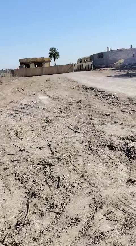 السلام عليكم يوجد 1000متر  ركن طابو زراعي الوجهه 20متر النزال 50متر 
قريه البوعبدالله قرب الامام عون  (عليهم السلام) توجد بيها كافه الخدامات كهرباء ماء اساله تبعد عن الشارع الرئيسي 300متر  بسمي تحويل مباشر  ***********  /واتساب
