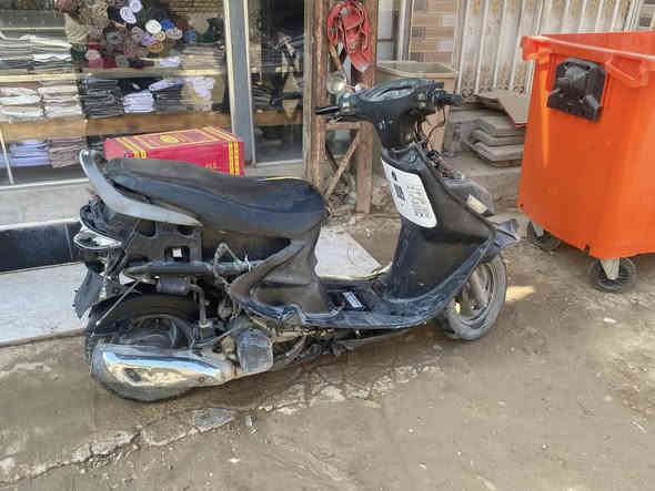 سلام عليكم دراجة فراشة كلشي شغال بيه سلف هندر لايت عالي ناصي بيه صوت بلاكرنك ابيع هل موجودة لاتجي وتكلي شبيه مابيه هل موجودة سعره 200وبيه مجال بصيط السنية الرقم ***********
