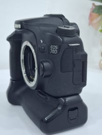 كامره كانون 70d كلش نضيله استخدام شخصي وياها عدستين وكراب وبطاريتين عن...