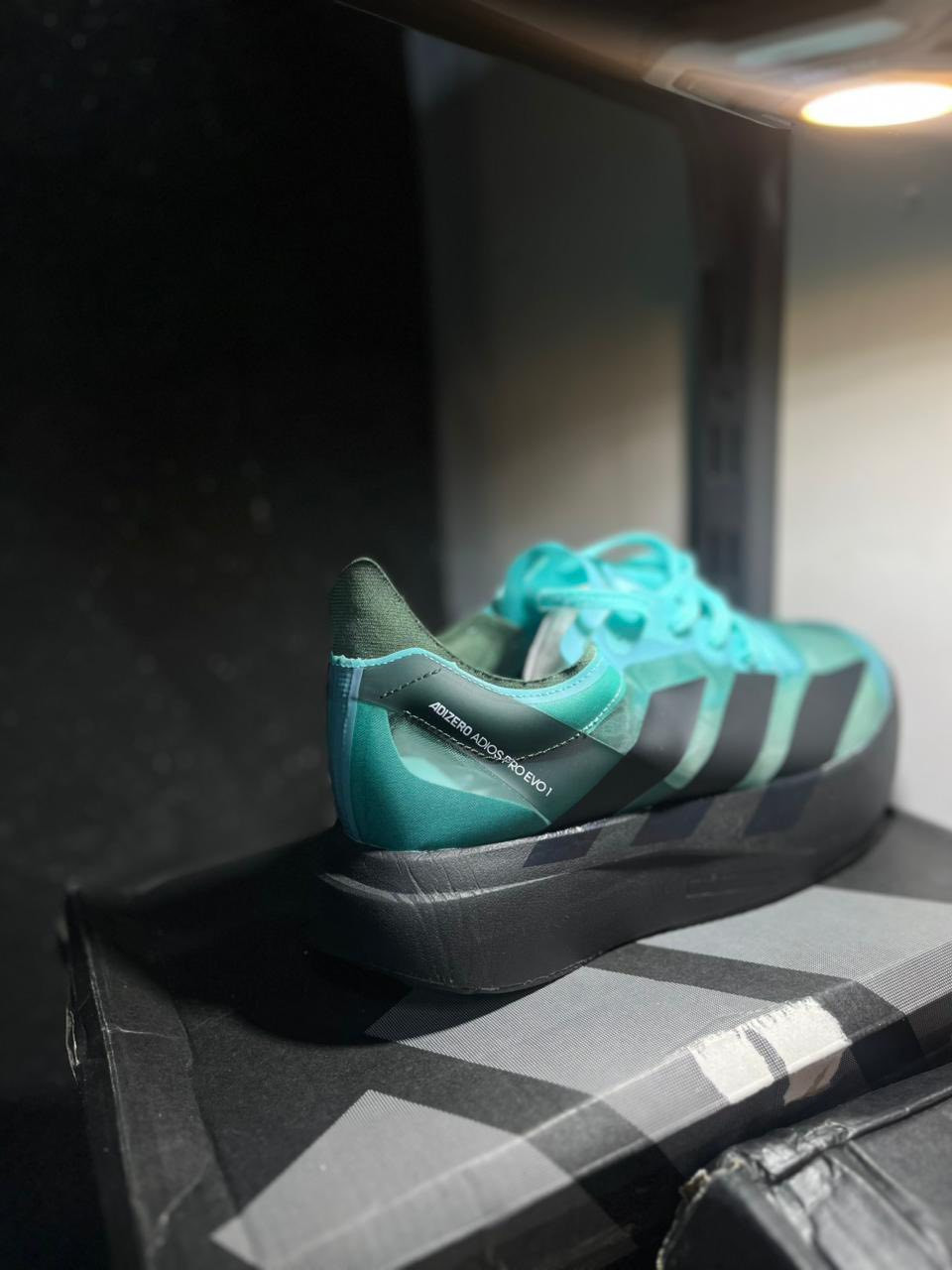 اديداس قياس 41 وثلث  سعره 25 الف


**إذا كنت صاحب هذا الإعلان وتريد حذفه لأي سبب، رجاءا أرسل رسالة إلى الدعم الفني**