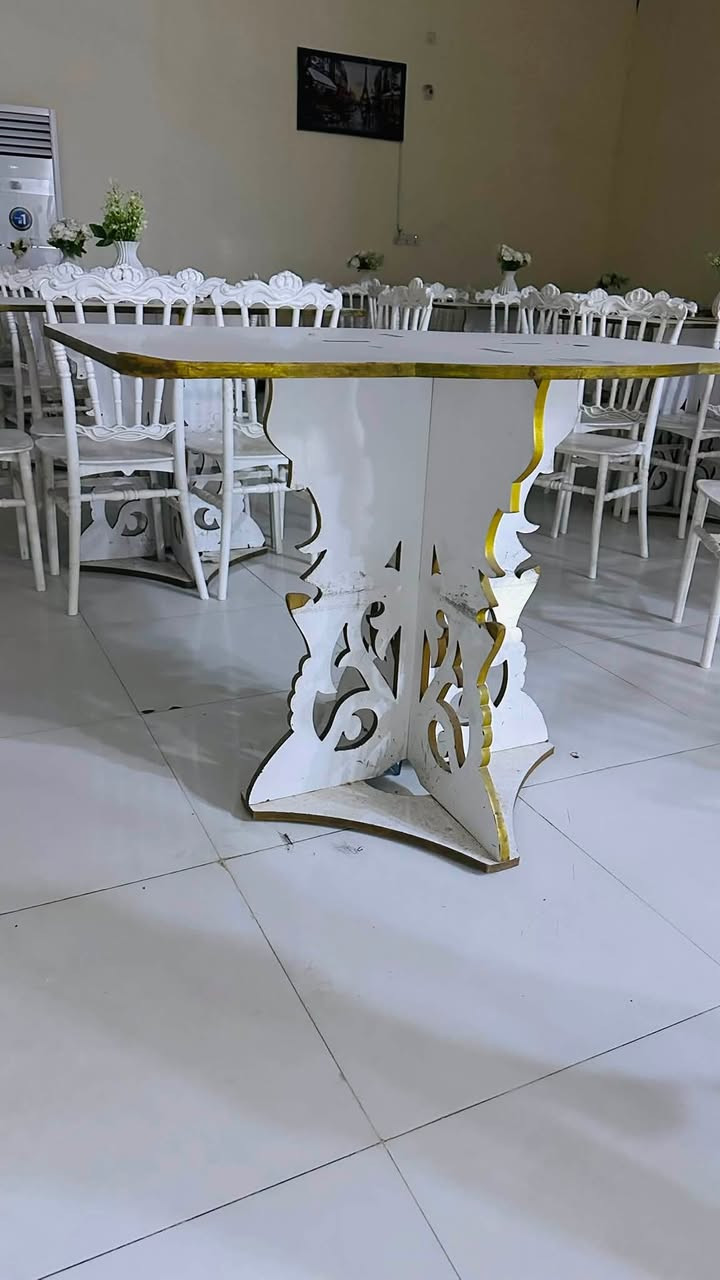 ميوزه للبيع لاستفسار
***********
