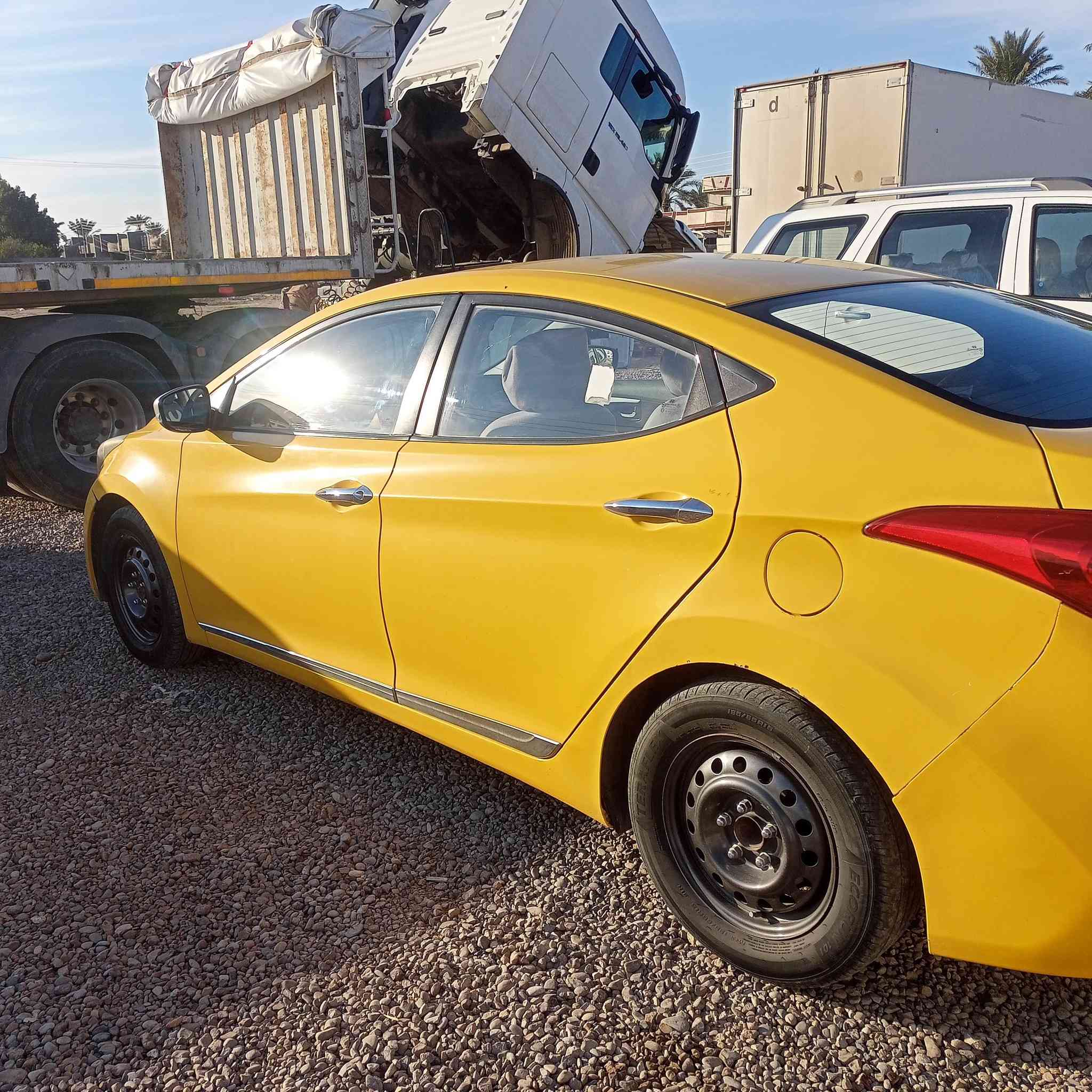 السلام عليكم افانتي موديل 2012 واردكندي كير ومحرك خير من الله محرك 1600 دوش  سيارة جاهزة من كلشي تخم تاير جديد حدادية جديدة عارضة 95 وبيه مجال مكان سيارة ديالى خان بني سعد للتواصل ***********
