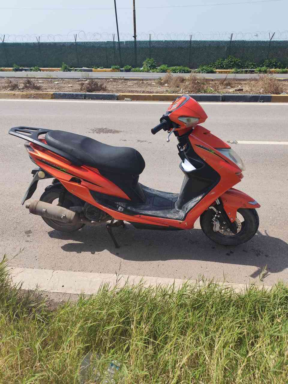 يالله سلام عليكم 
للبيع سكنس شمعه مكينه بلاديه وناعمه شلعه بطناش نكره سلف لايت اشاير كيجات دبل اشاره كله شغاله تايرات جدد  اوراق موجوده سعره 370 مكاني لزعفرانيه


**إذا كنت صاحب هذا الإعلان وتريد حذفه لأي سبب، رجاءا أرسل رسالة إلى الدعم الفني**