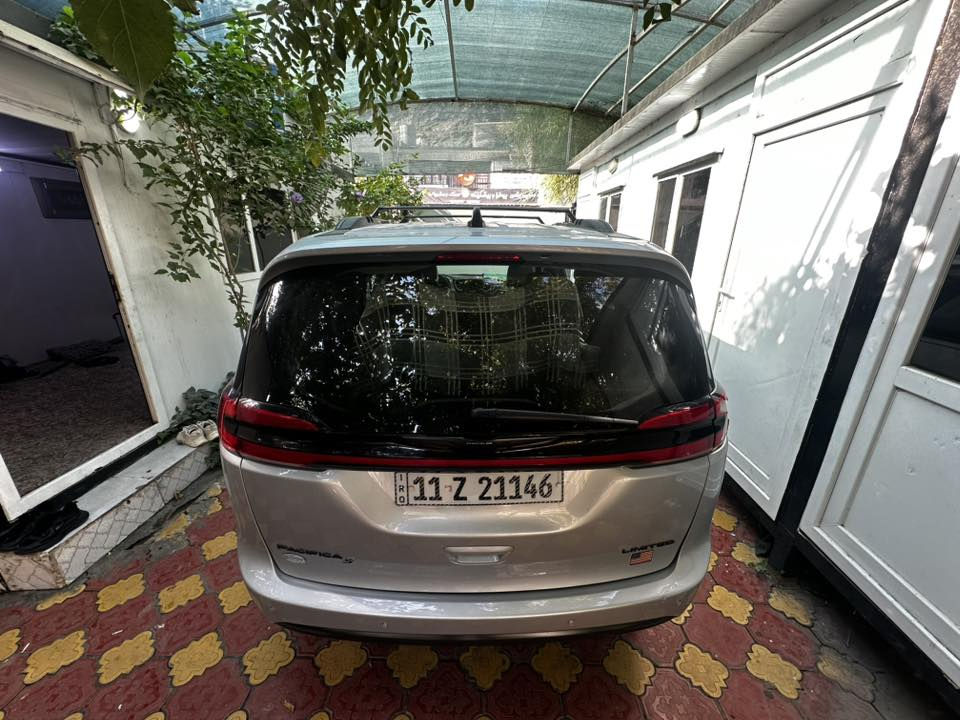 سلام عليكم عندي كرايزلر بسفيكة 2023
السيارة لمتد s فول مواصفات

محرك 3600 V بنتستار المعروف

السيارة ماشية 11 الف ميل فقط

1 بنراما فتحتين 

2 قيادة ذاتية

3 بريك اوتو 

4 حساس زدحام

5كشنات كهربائية جلد تدفئة + تبريد + خزن ميوري + الكل بلع يدخلن جوة ماعدة السايق والصدر 

6 ستيرن فول تحكمات + تدفئة 

7 مرايات شفط +دادار جانبي + لداسفل المراية +نقاط عمياء +قلاب عل جوة من ترجع بك 

8 صندوك كهربائي +شفط + فتح ذاتي عندتمرير القدم 

9بيبان سلايدات كهربائية وفتح بلبصمة 

10 خمس بصمالة

 11 رادار امامي وحساسات جانبية وحساسات خلفية

السيارة دخلت تخريب جام مكسر والتنتة مبيوكة

 بيهة خسفة بدايت القمارة اثر ضربة بوري ساحبيهة وصابغيهة لا ايرباك ولا بيهة قطعة مبدلة سيارة جديدة بمعنة الكلمة تجي وشوف بعينك 

***********
