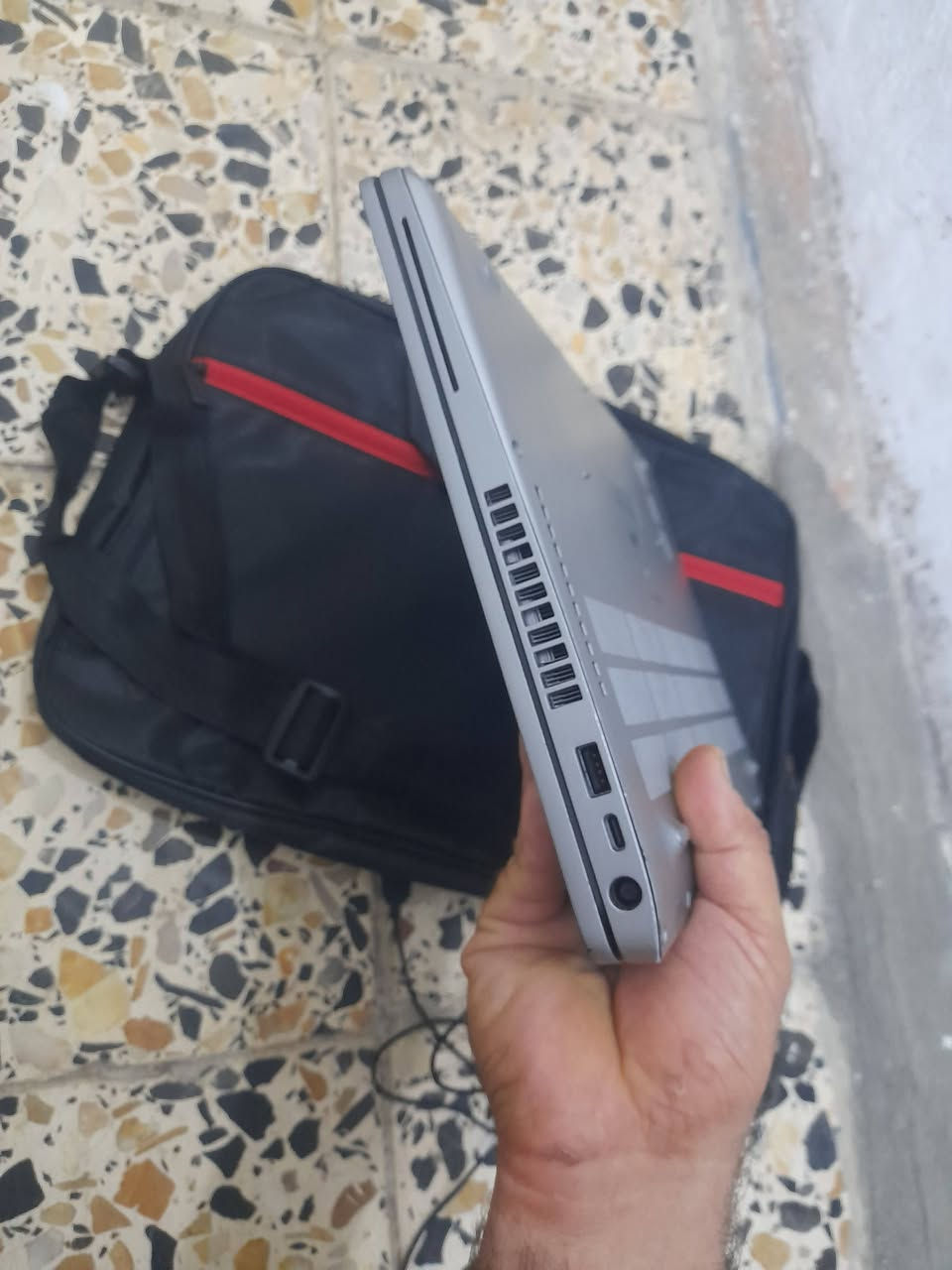 ديل للبيع نضافه عاليه جدا
كوراي 5

جيل 10

رام 16

هارد 256 ssd

حجم شاشه 15.6
دقه شاشه 190X1080

كارت متصل 4

ملحقاته شاحن وجنطه وماوس

السعر 250 الف

عنواني بغداد حي التراث


**إذا كنت صاحب هذا الإعلان وتريد حذفه لأي سبب، رجاءا أرسل رسالة إلى الدعم الفني**