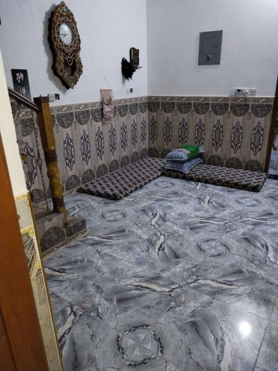 ب
مشتمل للبيع في حي جبيل قرب مجمع الرحاب السكني ارض بيضاء ماشيه بي معامله طابو  خدمات  مي َكرباء للبيع
السعر 50 بي مجال الاستفسار على هذا الرقم ***********
