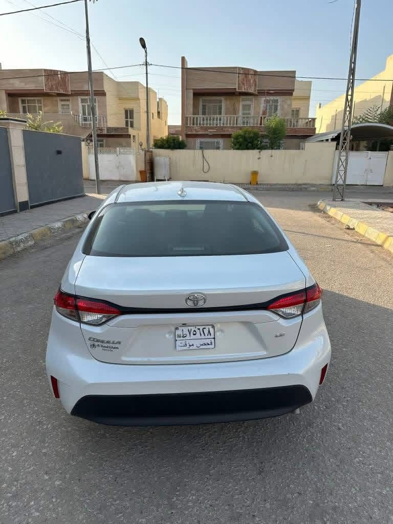 ⸻
🚗 للبيع 
– تويوتا كورولا 2023 LE وارد أمريكي 🇺🇸
اللون: أبيض لؤلؤي أنيق 🤍
اللوحات: رقم فحص مؤقت – باسمي المنفيس مباشرة
الحالة: جاهزة تمامًا – لا تحتاج أي مصاريف إضافية 🔧

✨ المواصفات والتفاصيل:
 • محرك 2000 لتر بنظام VVT-i، أداء اقتصادي وقوي بنفس الوقت ⚙️
 • ناقل أوتوماتيكي ذكي بنقلات ناعمة جداً
 • نظام رادارات أمان + حساسات أمامية وخلفية
 • كاميرا رجوع عالية الدقة + شاشة وسطية لمس
 • تحكم ستيرن مع أزرار تحكم صوتي وبلوتوث
 • تبريد وكالة قوي جداً ❄️
 • وسائد هوائية متعددة (أمامية + جانبية) لضمان السلامة
 • إضاءة LED نهارية، ومرايا جانبية كهربائية مع إشارات
 • السيارة نظيفة ميكانيكياً 100% – المحرك، القير، الشاصي، والسيستم الكهربائي بحالة ممتازة ✅

🛠️ الضرر السابق:
 • فقط تبديل جاملغ وتصليح باب، تم العمل  وبمهنية عالية (السيارة مستوردة ومصلحة على أيدي) 👨‍🔧

📌 السيارة جاهزة تماماً، خالية من المشاكل، ومجربة ميدانياً

الاستفسار الاتصال 
***********
📞 للتواصل والمعاينة: متاح للجادين فقط
💰 السعر

