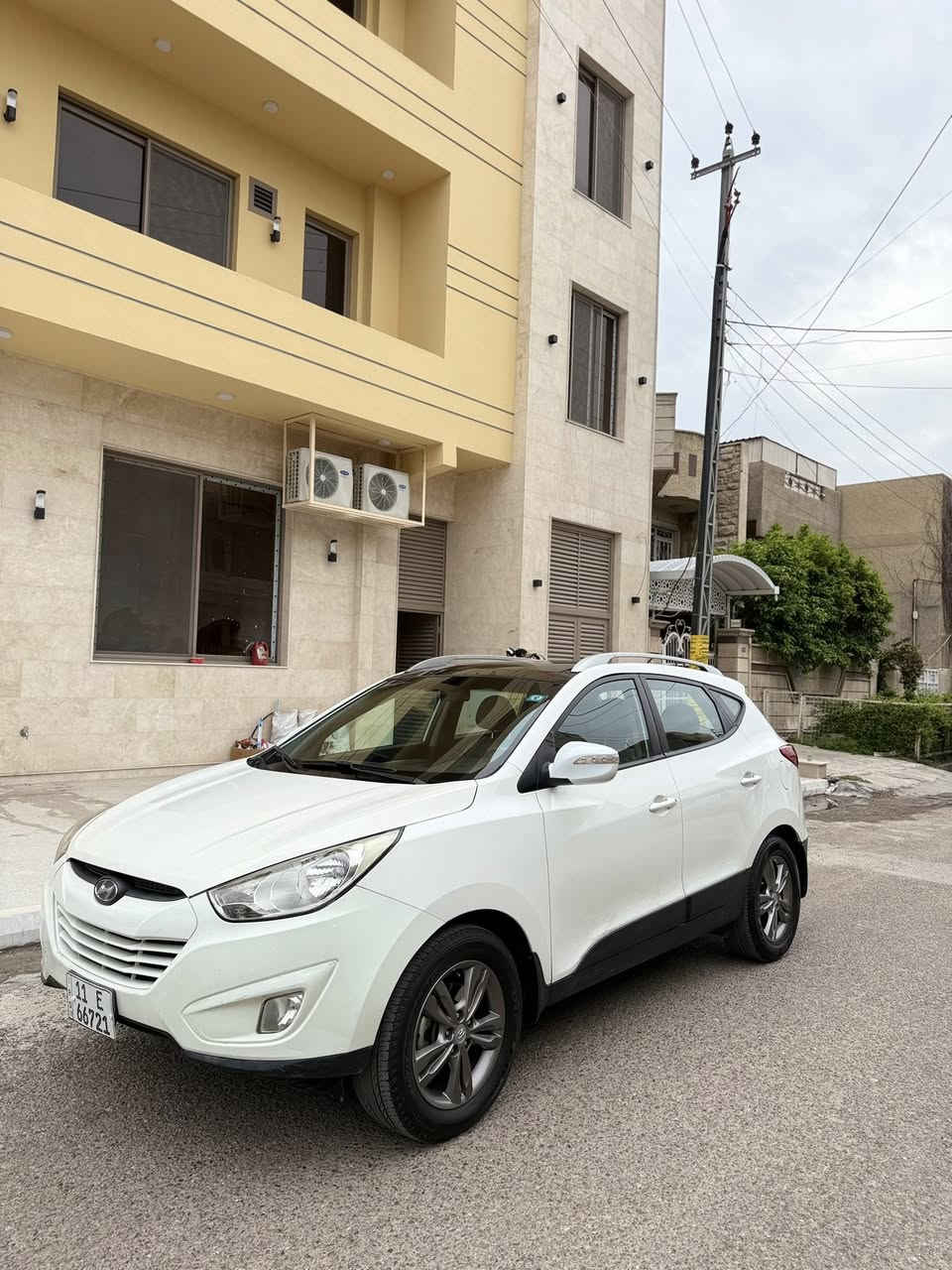 السلام عليكم
للبيع هونداي توسان 2013 رقم بغداد باسمي تحويل ثاني يوم خليجي ماشيه 6000 الاف km حقيقي شرط فحص ونايلون شركه بعده بيها كما موضح بالصور بعدها بوضع شركه جانت مخزونه 

دهن شركه بعده بيها كير مكينه صدر مكفولات السياره بيها صبغ شويه بالبنيد اثر شي بسيطه كما موضح بالصوره مئشر بالون الأخضر  مواصفات بانوراما اشاير بالمري تحكمات بالاستيرن سويج عدد 2 سبير شركه وكتلوكات شركه تخم تاير جديد 

 للاستفسار *********** علي السعر 147 وبيها مجال
