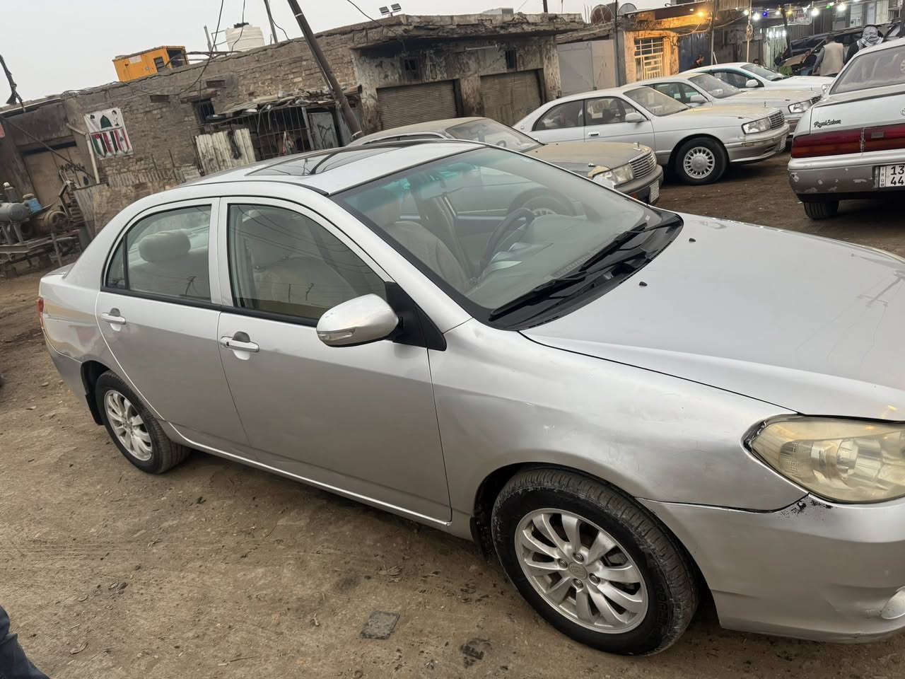 بي واي دي للبيع موديل 2016 محرك 1800 فول مواصفات بصمه ضررها جاملغ الامامي وخشم البنيد الامامي ومفتوح بيها كازكيت سياره جاهزه من كلشي ومابيها اي خياس 
السياره باسمي سنويه 2028
مكان السياره ميسان 
للاستفسار الاتصال على الرقم 
***********
