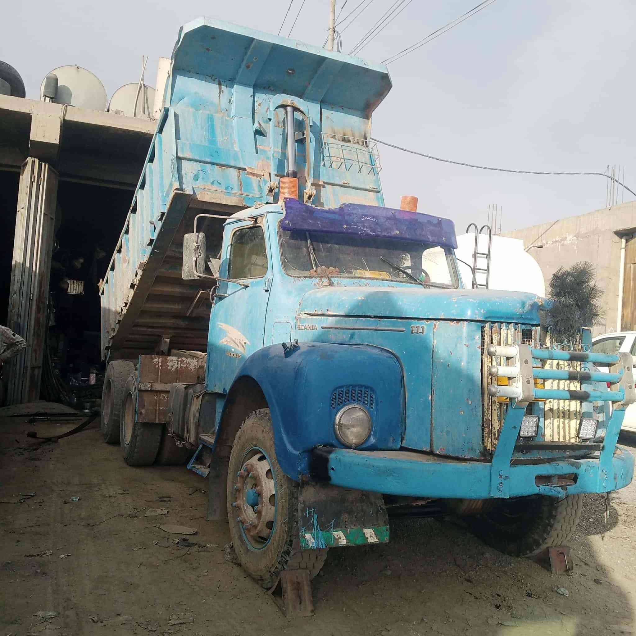 السلام عليكم
قلاب 111 للبيع  رقم دهوك موديل 80 مجموعه

محرك كير اكسلات كله شرط مكان السياره اربيل كلك 
السعر 65 وبي مجال قليل
رقم الهاتف***********
               ***********
