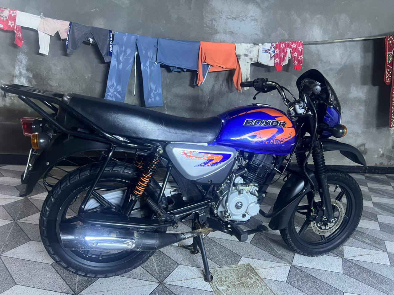 السلام عليكم دراجه جديده ما مفتوح برقي الدراجه رقم ثاني يوم تحويل السعر 2600000 الرقم***********
