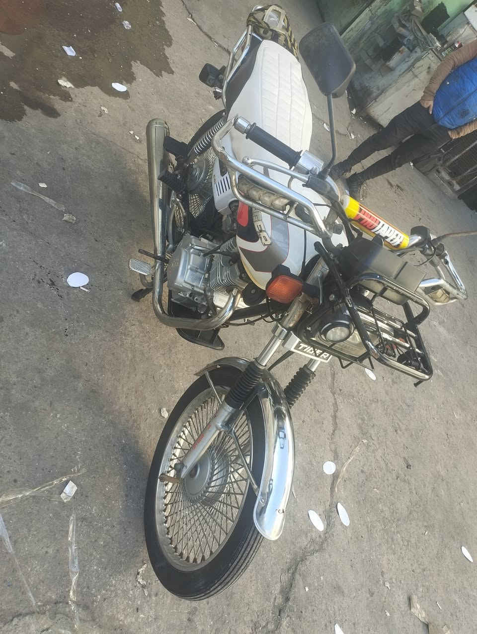 ماطور بارت للبيع مرقم سنوية بأسمي رقم نينوى السعر 1.700 بي مجال شي قليل
راسلني خاص .


**إذا كنت صاحب هذا الإعلان وتريد حذفه لأي سبب، رجاءا أرسل رسالة إلى الدعم الفني**