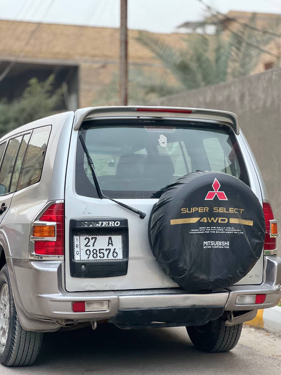 بسم الله الرحمن الرحيم
السلام عليكم 

باجيرو  ٢٠٠٢
1/رقم ذي قار انكليزي بأسمي سنويه حد 2030 
2/كير محرك 2 ونص وخير من الله 
3/حداديه كامله جديدة اقل من شهر 
4/تبريد شغال 3 قطع

5/السيارة سبعه راكب الكشن الاخير قلاب 

6/الكهربائيات شغاله 

7/المري شفط

8/دوشمة جديدة يم علي العراقي( النواب)

9/  تخم تاير و باتري جديد
 سياره  مصبوغه جمالية 

10/لايت زنون اصفر 
11/بروجكترات زنون

12/دشبول صاج 
13/الارضيه جلد 

سعرها ٨٢ بيها مجال شي قليل حك الجيه السيارة مال جناي السيارة متعوب عليها 
للبيع نقد فقط لا مرواس ولا قسط ب عافيه على ياخذها  
المكان ذي قار ناصريه مركز
***********
