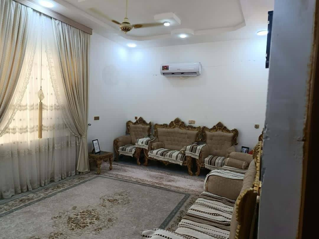 الدار للبيع المساحة 200 المحلات مع الدار المحلات مساحه 50 والبيت مساحه 150. كوت الجديده نزلة بيت حايف شارع تجاري ركن السعر 150 مليون وبي مجال بسيط
للأستفسار 
***********
***********
الدار للبيع المساحة 200 المحلات مع الدار المحلات مساحه 50 والبيت مساحه 150. كوت الجديده نزلة بيت حايف شارع تجاري ركن السعر 150 مليون وبي مجال بسيط
