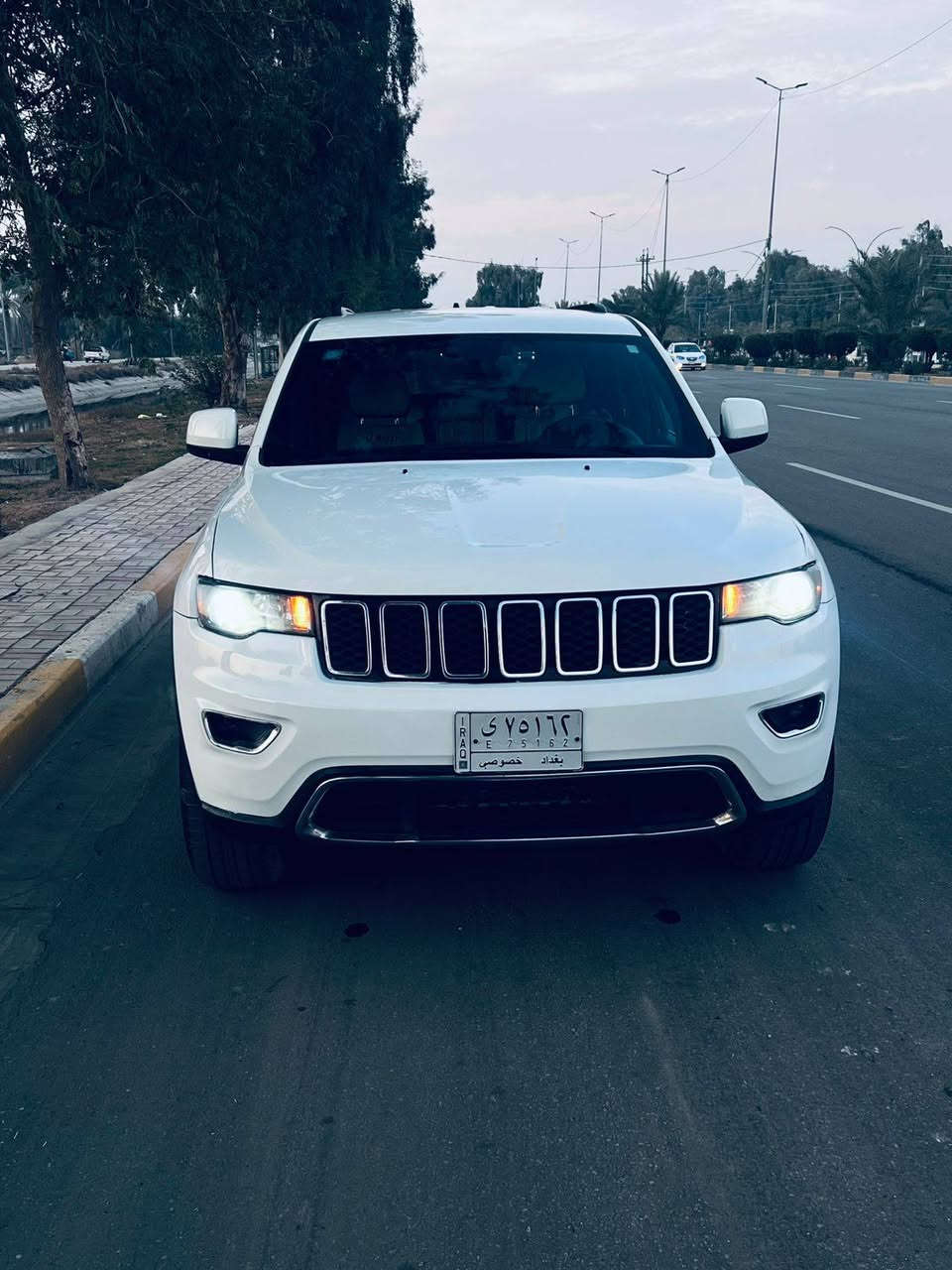 سلام عليكم بيع او مراوس جيب مديل 2020 فول لمتد عدى الفتحه مكينه 6 سلندر مامفتوحه مكينه كير حداديه تبريد كله مكفول بيها 4 قطع صبغ بدون اي دواخل جاملغين وبنيد ورباع البيبان يعني 4 قطع فقط بدون دواخل رقم بغداد سنويه مانافذه ماشيه 74 فقط حقيقي السياره جاهزه على اخر حبايه شرط مكينه المرغوبه بدون دوانز بانزين عادي مواصفات توقف ذاتي اشاير بالمري رادار حساسات امامي خلفي تبريد قطعتين تدفئه كله شغال السياره نضيفه مال جناي سعرها 220 وبيها مجال مكانها كربلاء طويريج ***********
