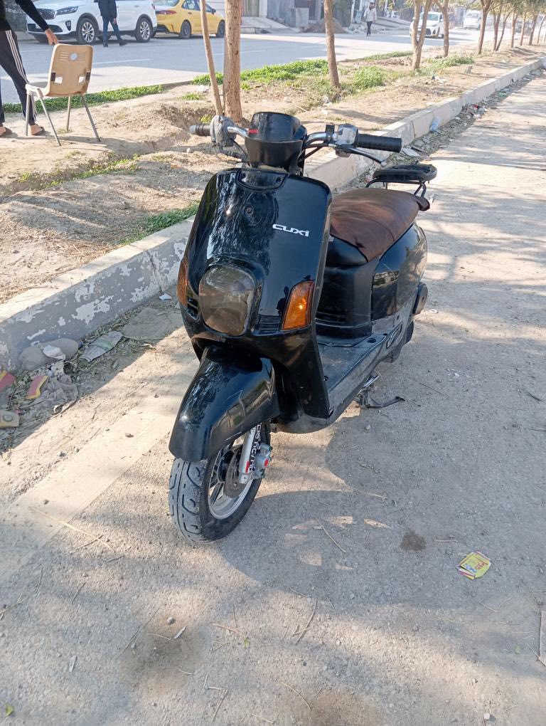 السلام عليكم عندي ماكس بوليس موديل 2009 بلادية محرك خرسة كفرات تجاري الدراجة كاملة كهربائيات كاملة عوزها تكعيد كفرات بس ويالة نجمة دبل امامي تزويد من تايوان مكاني ديالى بعقوبة قرب فلكة الأمين السعر 500 وبيها مجال أو مراوس أب عدلة أو منغولي نضيف رقمي ***********
