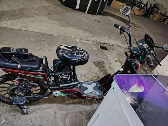 ماطور شحن للبيع ناقصو باتري فقط
نضافه فول كدام العين 
السعر ١٧٥ بي مجال 
***********
