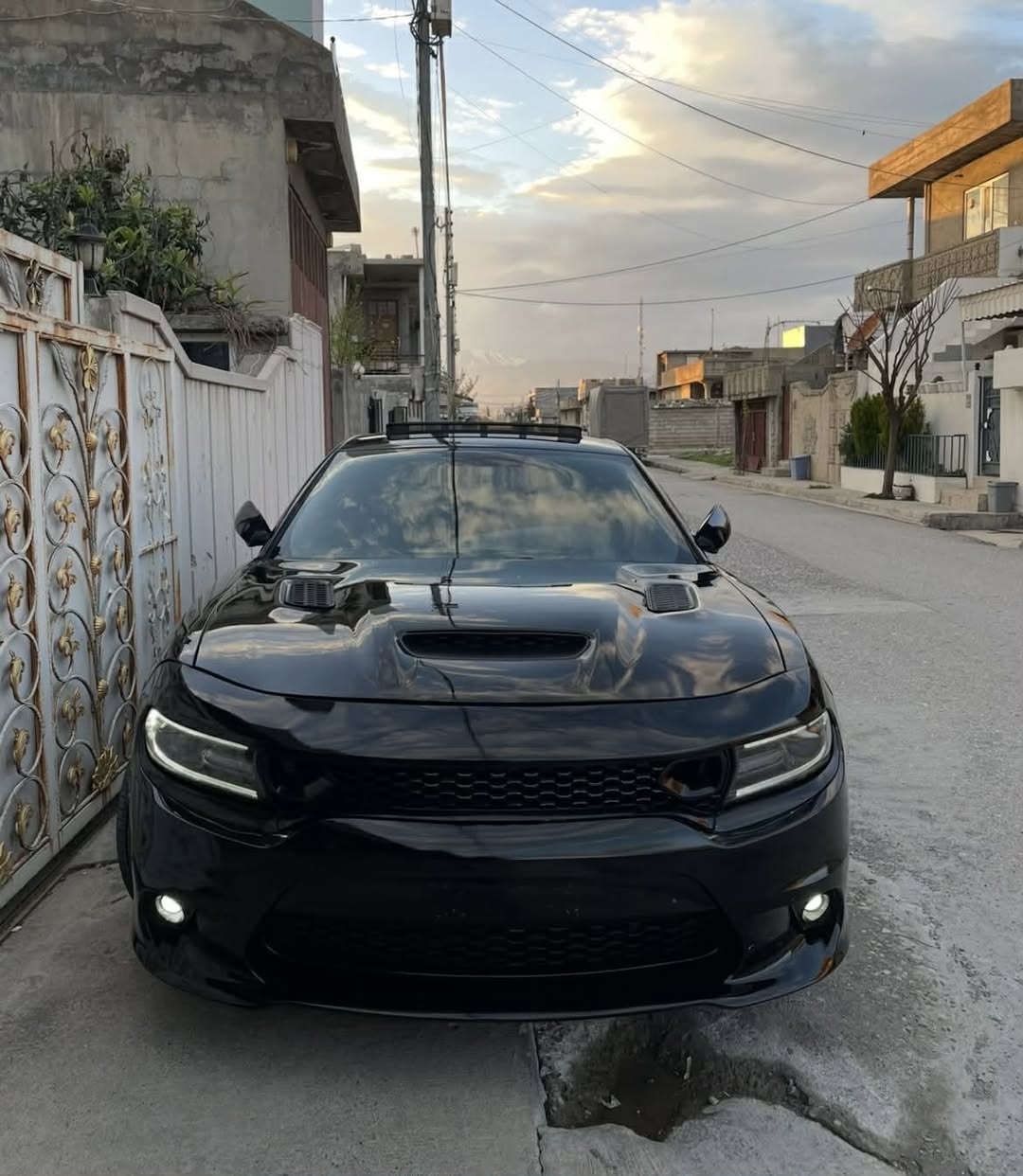 دؤج ٢٠١٧ فولawd
براوه ي دوبه ي 
سلايت
كوشن ساردوگه رم 
بؤنيتي كراوه به srt
سوكاني كراوه به srt
شاشه گه وره 
كاميرا 
به شه رتي گيرو مه كينه  بورغي لي بانه دراوه
سه وت و دوكه ل و بوغار به شه رت 
چركه ي  تيدانيه
سه قفي به شه رته بؤياغ نيه 
كاره بايي هه موو شتيكي به شه رته
سعري خوار بازار ٨٥ گه لا
شوين قلادزي 
***********
