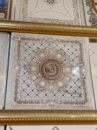 يوجد سقف ثانوي وجدار  مستعمل. نضيف. 07832923172