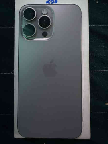 سلام عليكم ايفون 15 برو ماكس شرق اوسط ضمان ماستر256 بطاريه 82 الجهاز جديد ومامفتوح ولا بي شخوط عارضه بمليون وبي مجال شي بسيط مكاني بغداد الكريعات ***********
