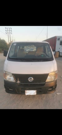 سياره تطلع لكافه المناسبات باص نيسان ومتوفرفيها كافه اسباب الراحه لااس...