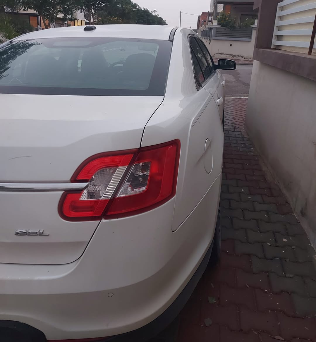 فورد تورس ٢٠١٠ تحكم استيرن شفتات تحديد السرعه بيها صبغ ربع بونيد صبغ.سنويه بسمي لغاية ٢٠٣٠ وهزه جديد رقم سليمانيه مكان السياره كركوك سعرها ٩٣ وبيها مجال (للبيع فقط) ... الاتصال ***********
