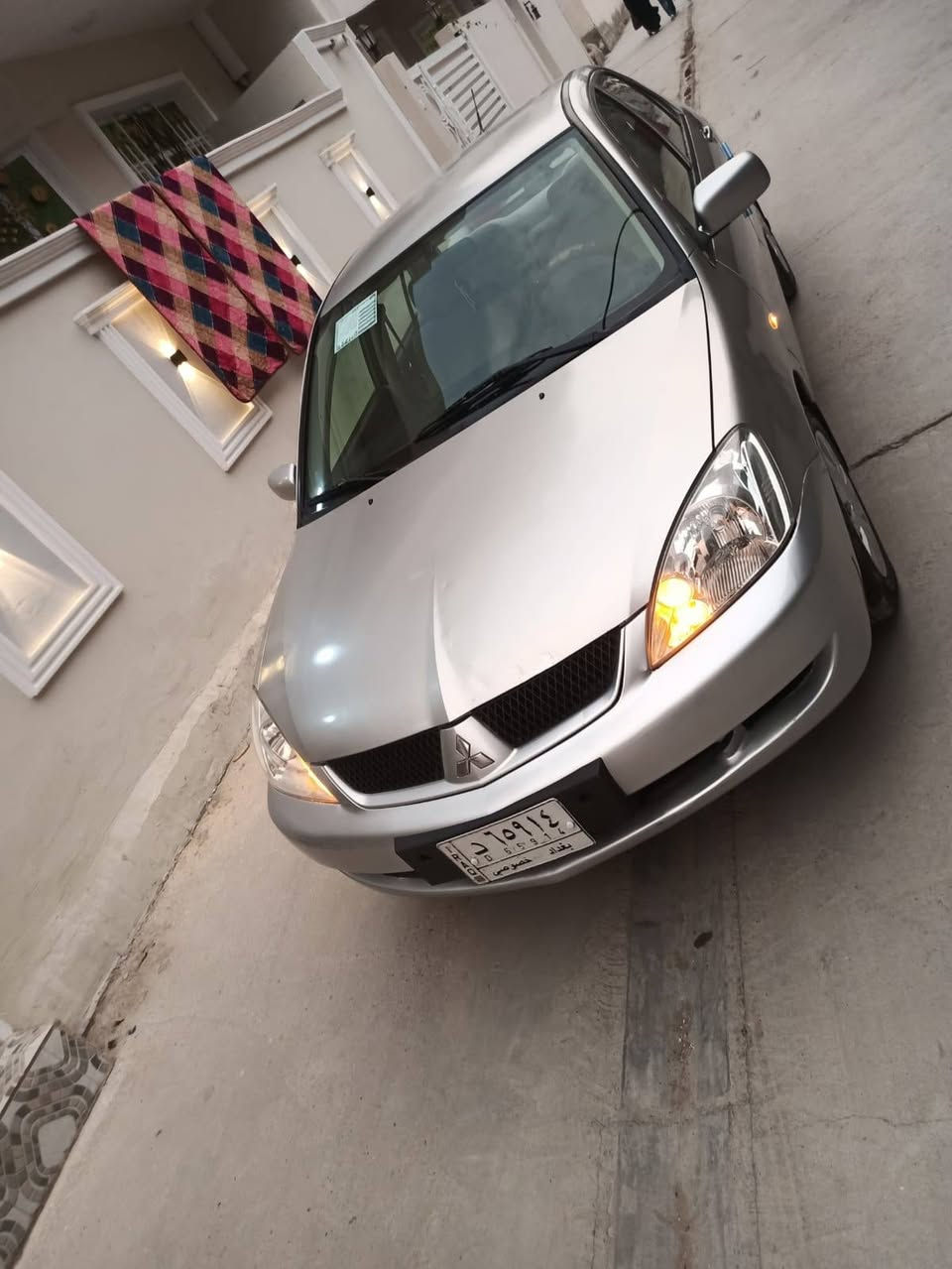 السلام عليكم شباب لانسر موديل 2011 رقم بغداد السياره مكفوله كفاله عامه من الصبغ والضرر والسونار موجود بالصور السياره تخم تاير جديد صدر جديد مكينه وكير برغي ممفتوح بيها وشرط الفحص السياره ماشيه 169 الف حقيقي السياره داخل بيجي عسلي على حاله الشركه السعر 93 مكان السياره ديالى بعقوبه وهذا رقمي ***********
