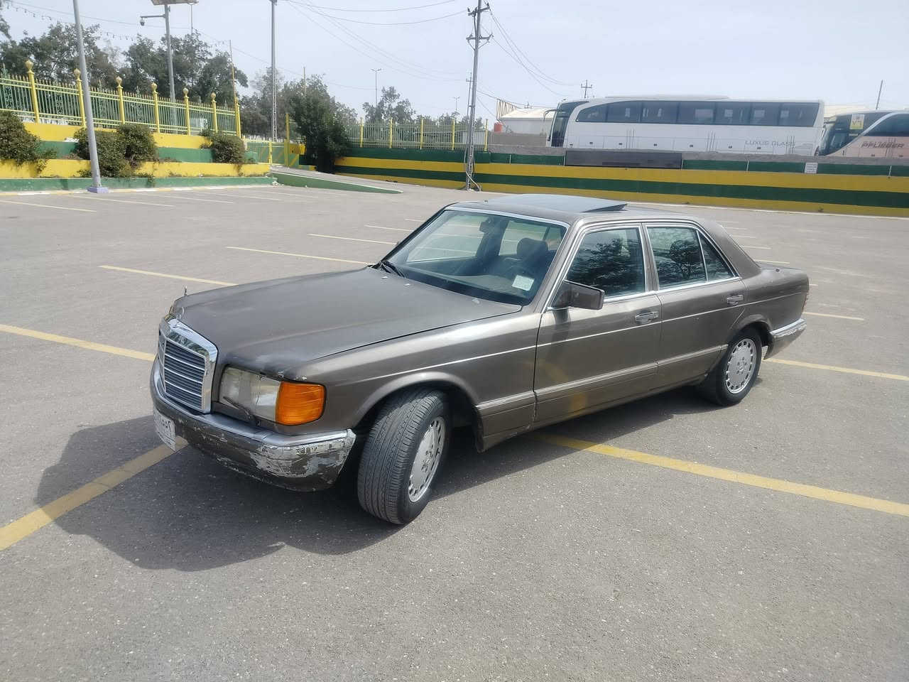 سلام عليكم مارسدس موديل 87فول بدون حادث فقط جارده محرك ابلاد محرك كير شرط مكفول رقم بغداد تخم تاير صدر جديد باتري جديد غرفه جلد جاهزه السعر 57 فتحه جام ***********
