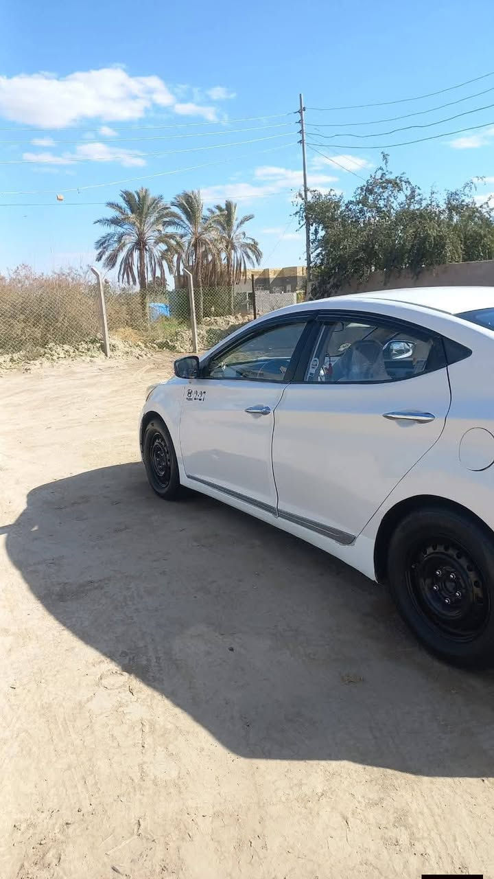 السلام عليكم
النترا اللبيع 2015 خليجي محرك 1800
فول مواصفات عده البصمه السياره حلوه 
السياره باسمي مداور ثاني يوم 
ضربته بيبان اثنين وشويه بالمدكر لامامي او بيه صبغ ..
 اكفلك شواصي وحوض وللغد مكفول خاليه من العيب الشرعي  
للعلم تبريدها ثلج بس صار بيه خلل بدايت الشتاء وعفته 

السعر95 بيهامجال كلشش قليل حك الجيه مستعجل على بيعتها 
الرقم
***********
المكان ذي قار سوك الشيوخ
