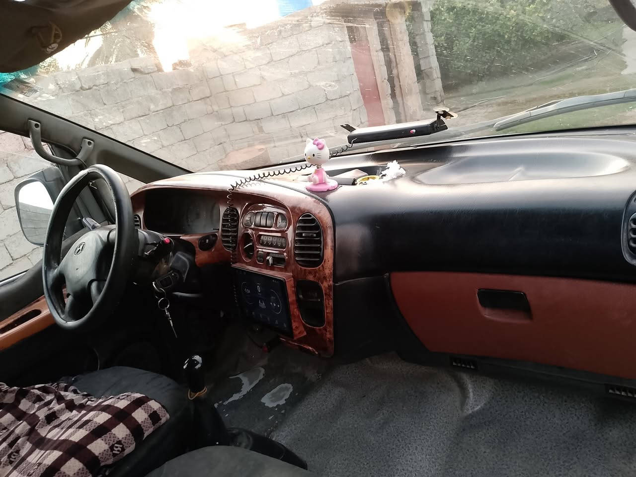 ستاركس 8 راكب  موديل  2000 بغداد خصوصي  مكينه مجفت جديد كير اكسن تخم تاير كله جديد 
صاحب السنويه يمي تحويل ثاني يوم 
مكاني تاجي (مشاهدة)سع ر (65 $)*********** بي واتساب
