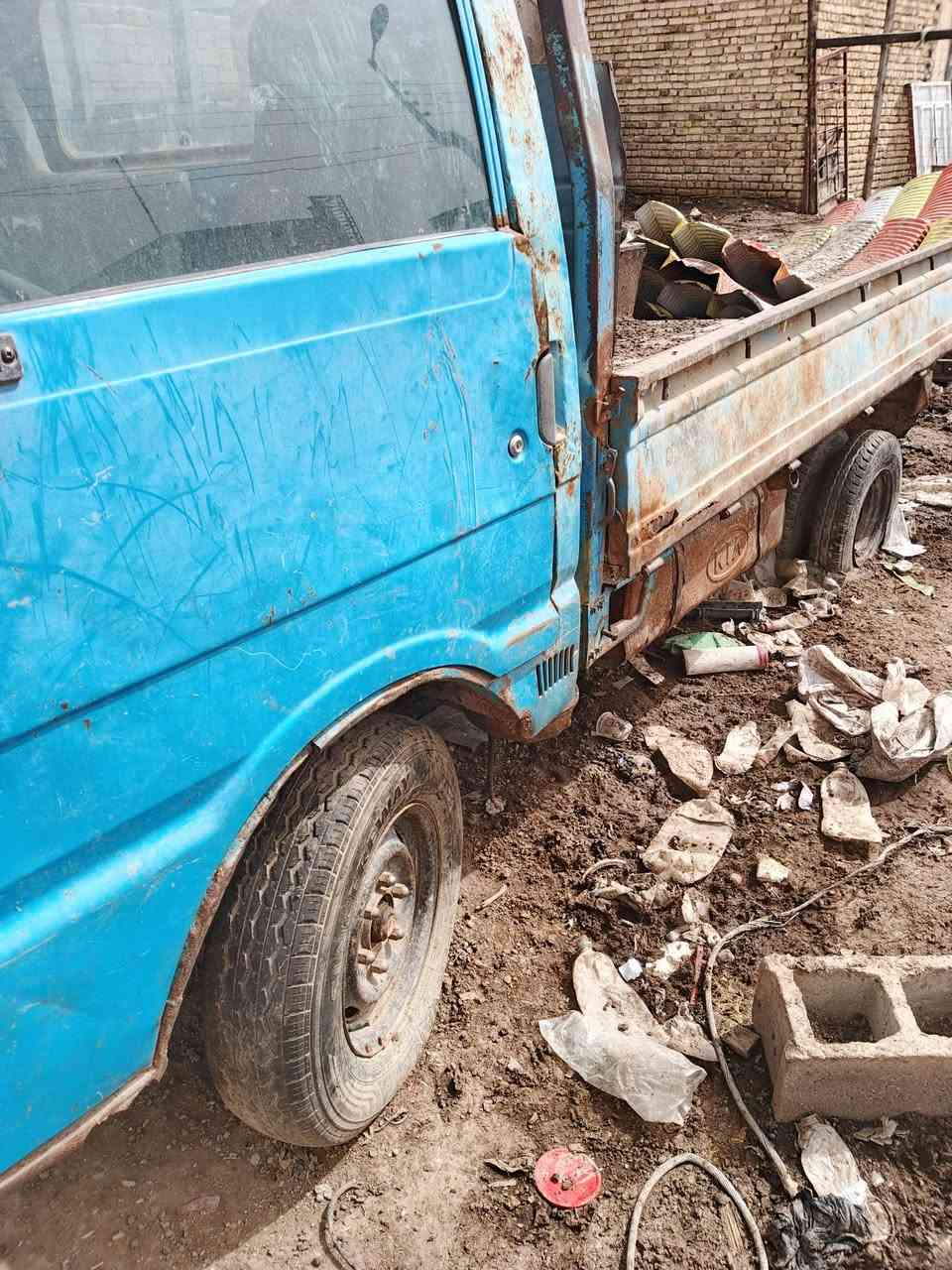 سلام عليكم ورحمه الله 
كيه حمل موديل 95 رقمه بغداد سويه ضايعه رقم شاصي ماكو يعني بين قوسين ابيعلك كوم حديد سعر 30 وبيه مجال الطيبين العلوان سماوه قضاء رميثه الاستفسار نتصل بل رقم ***********
