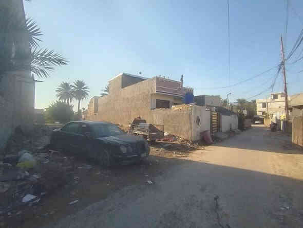 سلام عليكم قطعه أرض للبيع في الدوره هوررجب شارع البدخيل مساحه 250 داكين بتلو شريطي ومدفون تواصل
للإستفسار اتصال رقم ***********
بسعر مناسب
