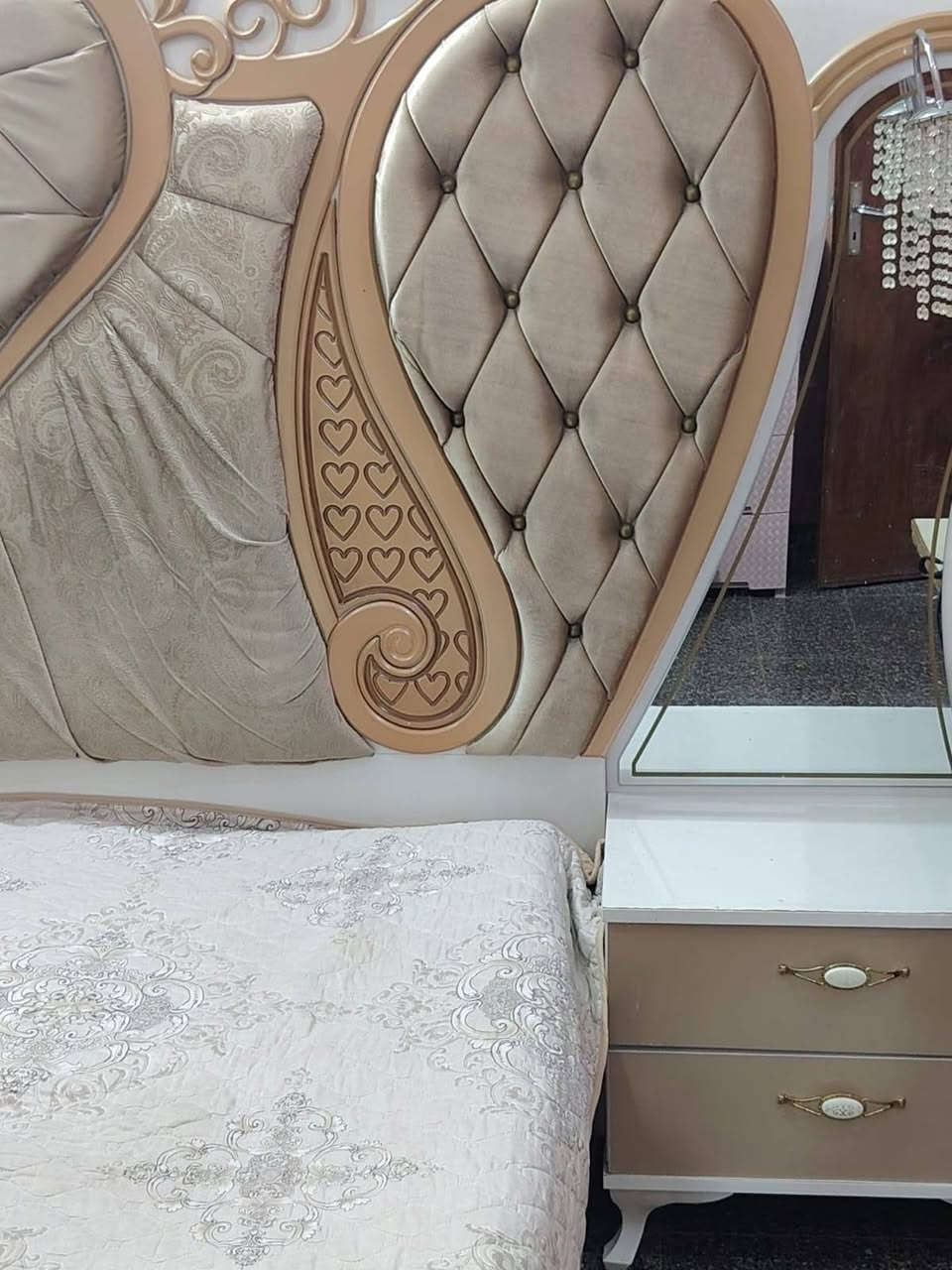 غرفة تركيه للبيع استعمال قليل 
السعر 750 الف


**إذا كنت صاحب هذا الإعلان وتريد حذفه لأي سبب، رجاءا أرسل رسالة إلى الدعم الفني**