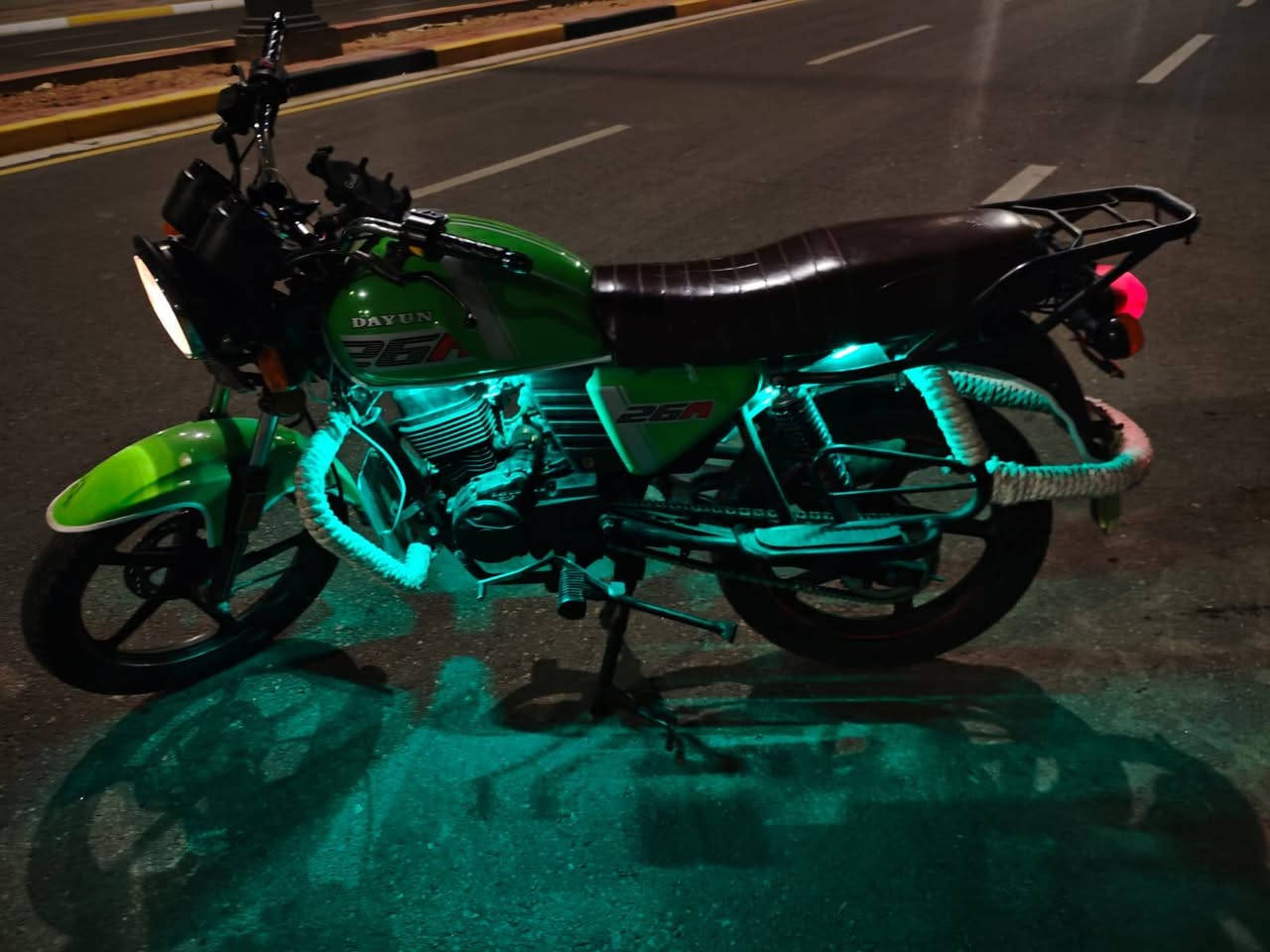 دراجه للبيع دايو النفخ موديل 23 وكيلها حسين
لون اخضر دراجه كلش تضيفه
كهربائيات كلها شغاله
اوراق اصولي كامله
السعر الخاص

***********
في كربلاء المقدسه
