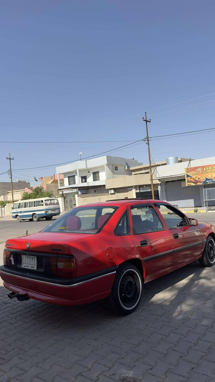 سلام عليكم اوبل فكترا موديل 1992تحديد 93   رقم كركوك مشروع  وظني 2028 شرط تحويل وكاله كابون بانزين بي  محرك 20 لاصرف لا بخار گير عادي صبغ عام جمليه طربه خفيفه من وه ره بي فتحه سلايت  اربعه تايرات جديد حداديه جديد 
كهربيات كله شغال مابي اي نقص 
سياره احله من صوره 
تعمير  جديد من دعاميه لل دعاميه 
دوشمه جديد
مكان سياره كركوك حي نصر 
سعر 40 بي مجال 
رقم موبايل ***********
