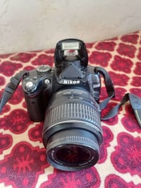 كاميرا نيكون D5000
