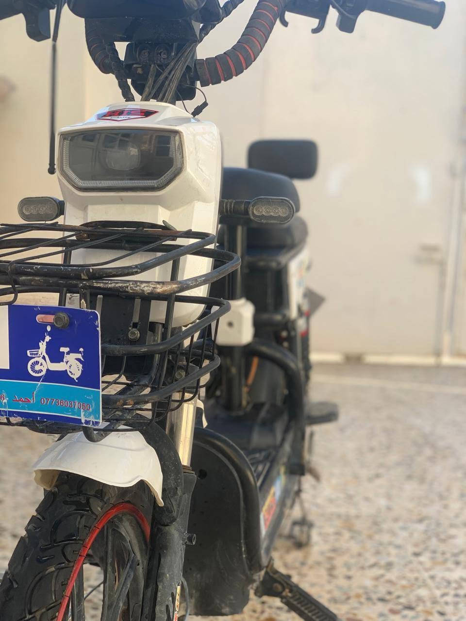 السلام عليكم
دراجه شحن  نوع His v8 آخر جيل جيل الثامن للبيع موديل 2024  🔴 حجم 20
-المواصفات-
1- حجم 20
2- 5 بطاريات كبار 
3-اشاير يمنى ويسرى
4- ستاند موبايل قوي 
5- نظام حماية (فتح وقفل) عن طريق البصمه
6- لايت LED 
7-دبل اشاير 
8- نضام 4 سرع  
9-سرعة 99 حقيقي 70
10- طلاعات جانبية
11-شاشه ايباد تعرض العطل
13-اشاير الوان جانبيه 
14- تايرات جوبلس اصليه 
6-15 دبلات 4خلفي و2 امامي 
16-بريكات هيدروليك 
17-دراجه تمشي 40km بشحنه الوحده 
18- 4 ساعات تفوق شحن 
19- شاحنتهة الاصليه وكاله His
20-ربط بلوتوث صوت عالي
21-نظام تشغيل سويج
دراجه وضع الشركه ونظيفه وممبدل بيها شي
.
السعر 350 الف (🔒)
هاتف: ***********
