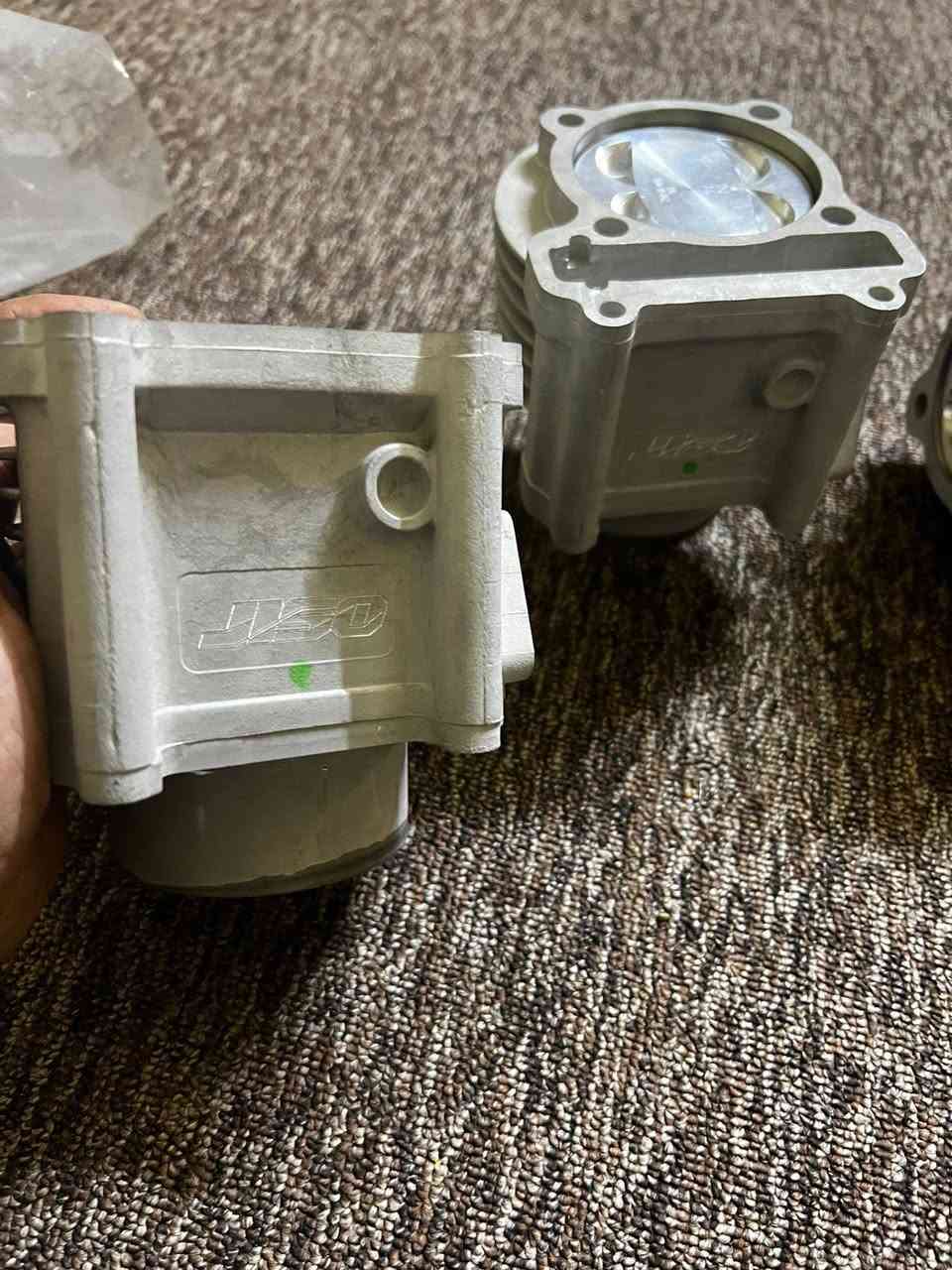 السلام عليكم حبايب
بوش JISO فقط ٣ قطع 
تفاصيل خاص او اتصال 
***********
